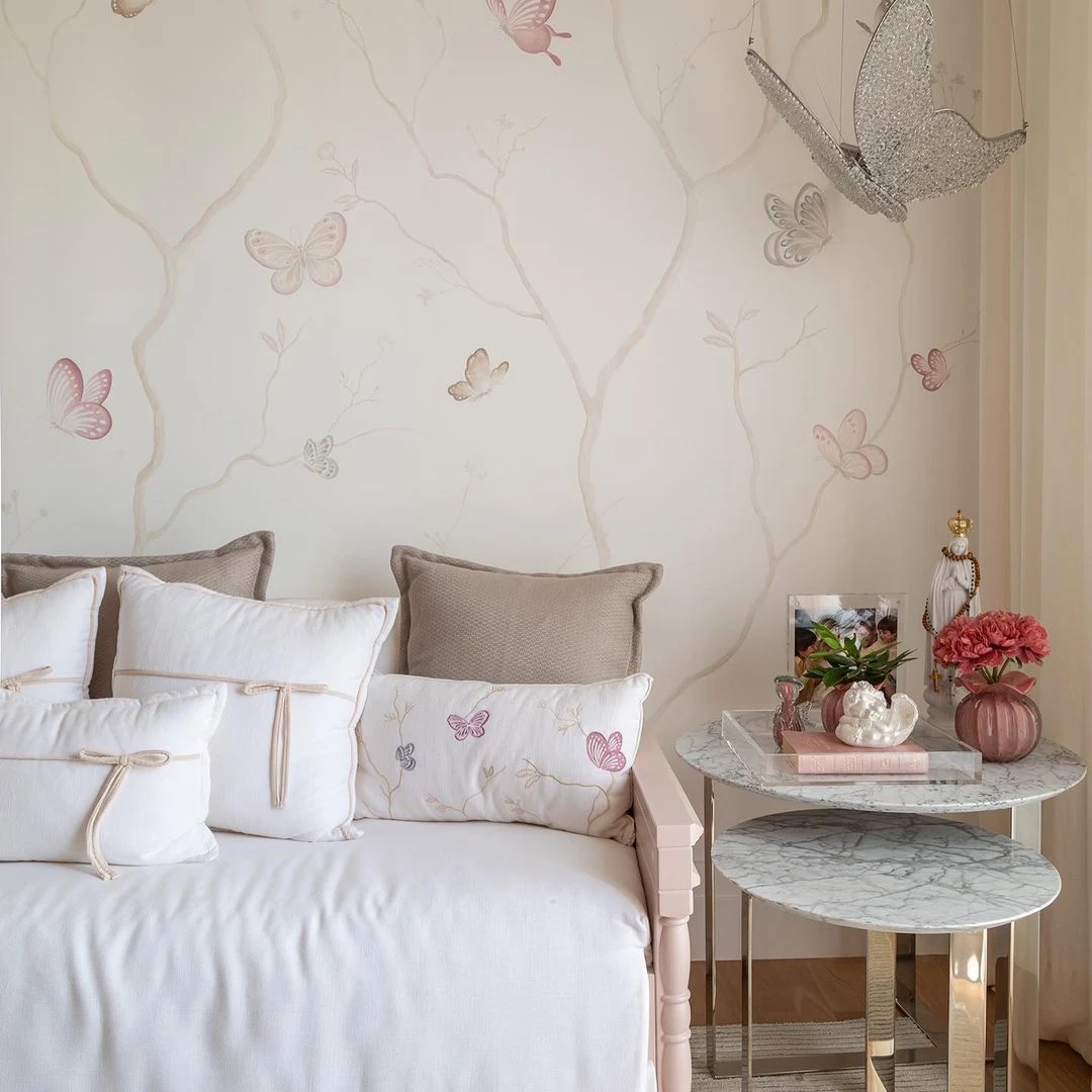 Farfalla Pendant in a Room