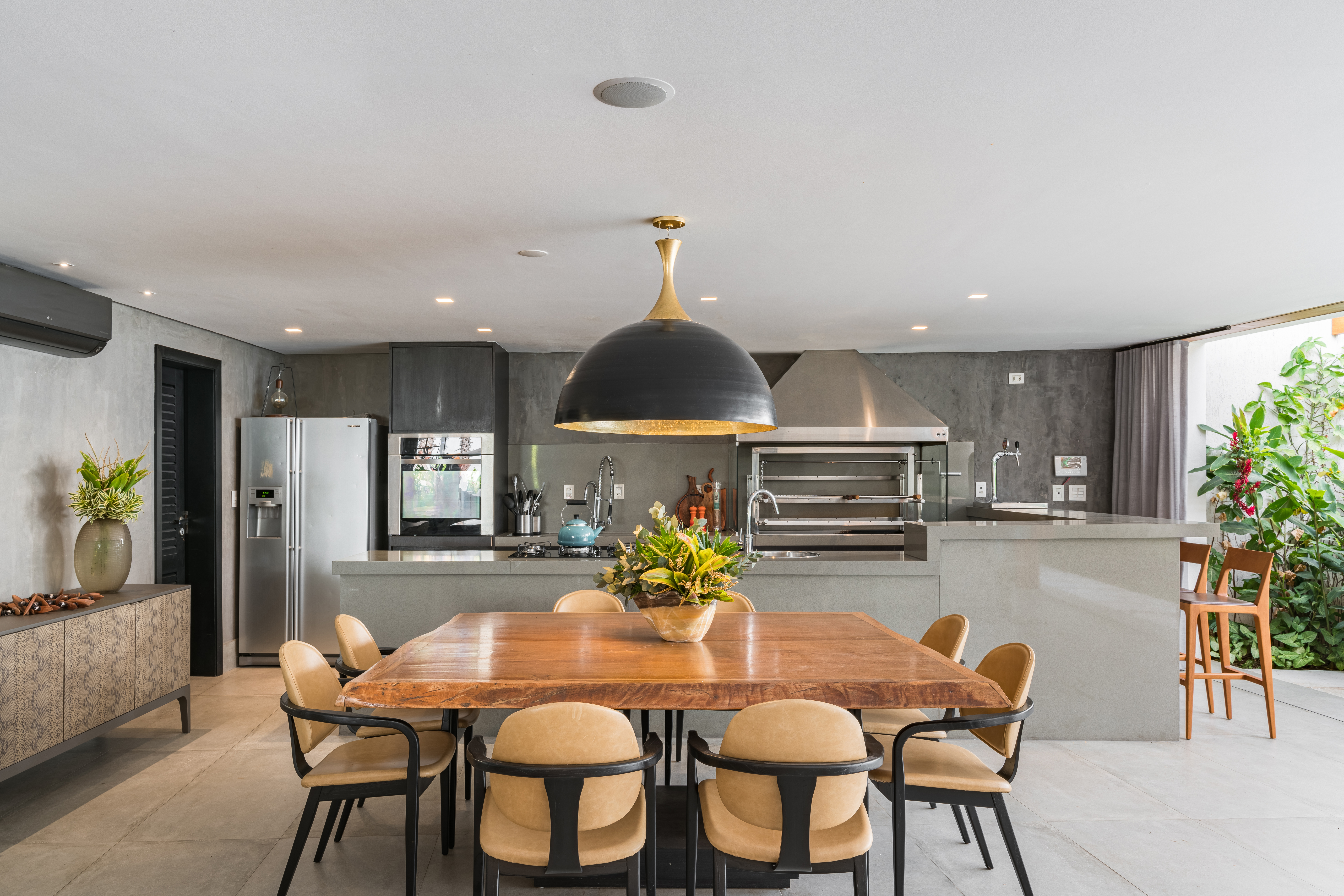 BENE BALL PENDANT in a room